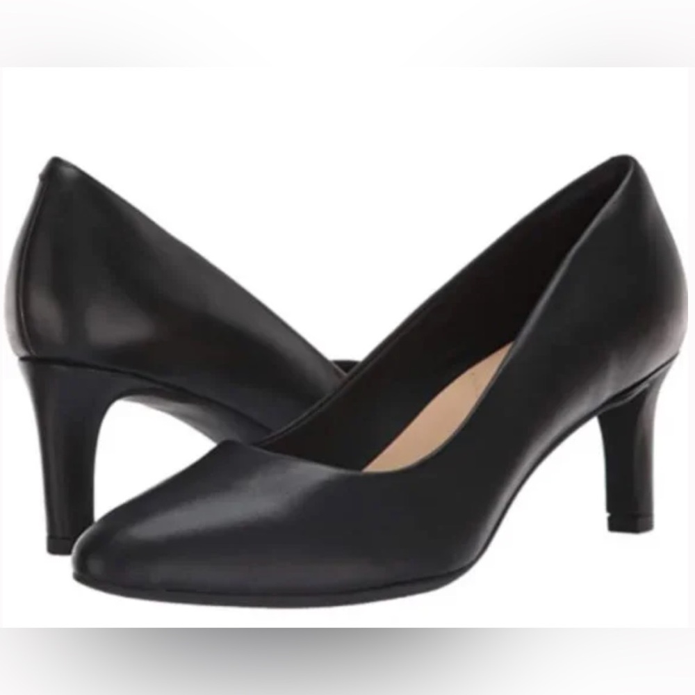 Clarks Women's Black Leather Flats